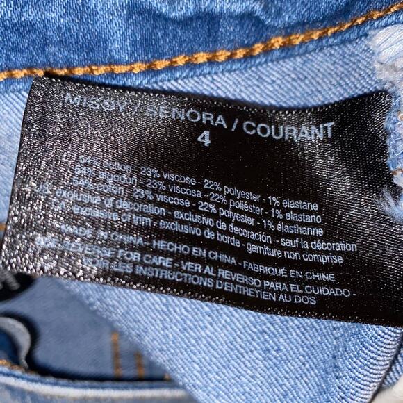 Nine West Jeans Gramercy Skinny High Rise Embroidered Floral Light Wash Jeans, 4 - Picture 7 of 9